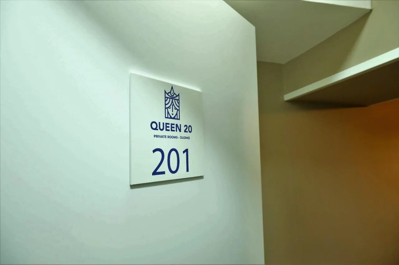 Queen 20 - Private Rooms Duomo Neapel