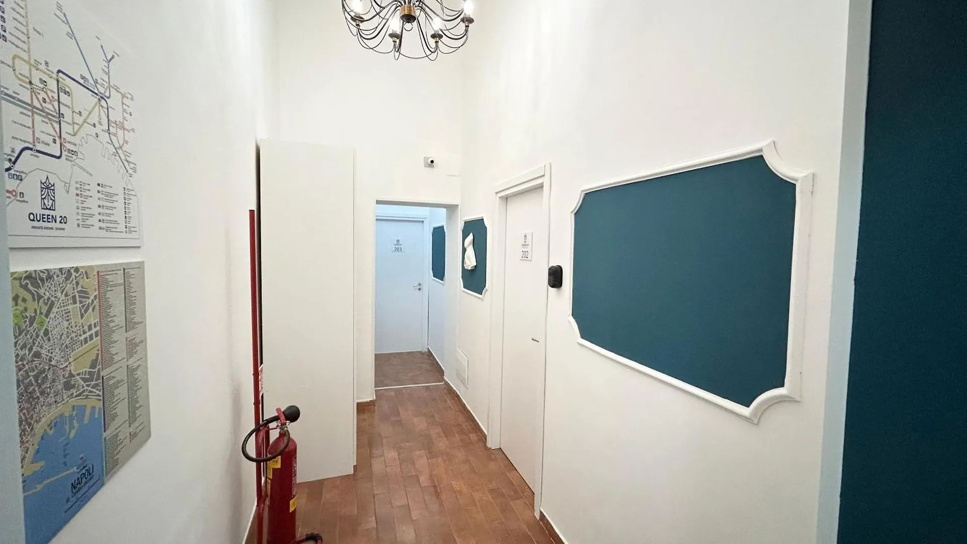 Gasthof Queen 20 - Private Rooms Duomo Neapel