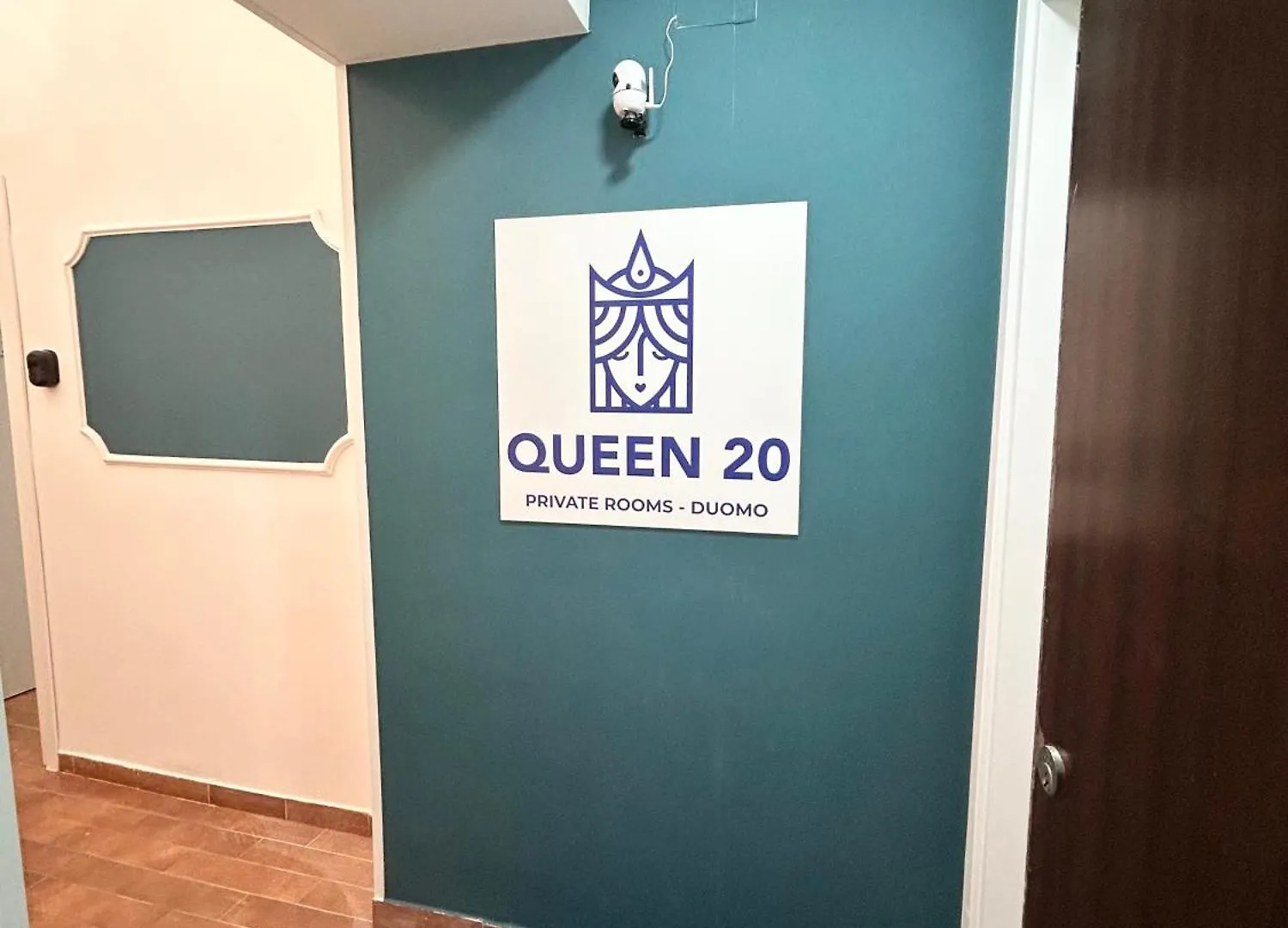 Queen 20 - Private Rooms Duomo Neapel