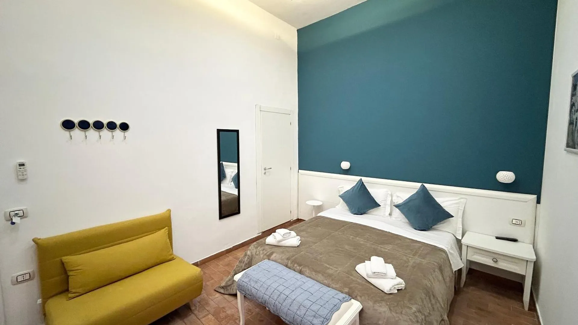 Gasthof Queen 20 - Private Rooms Duomo Neapel